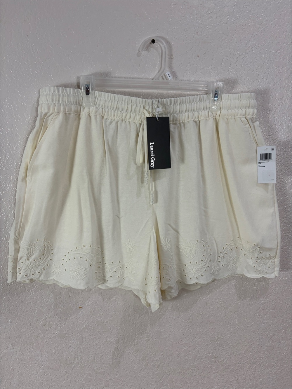 Laurel Grey,Size XL,White ,Eyelet Scalloped Waistband Shorts